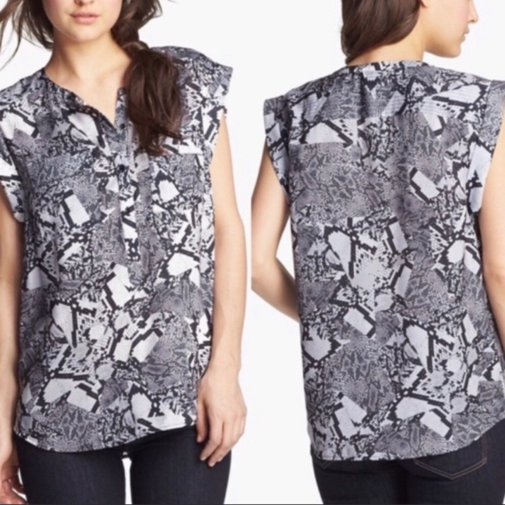 NORDSTROM TROUVE Women’s Snake-print Career Blouse/Top Size Small NWOT!